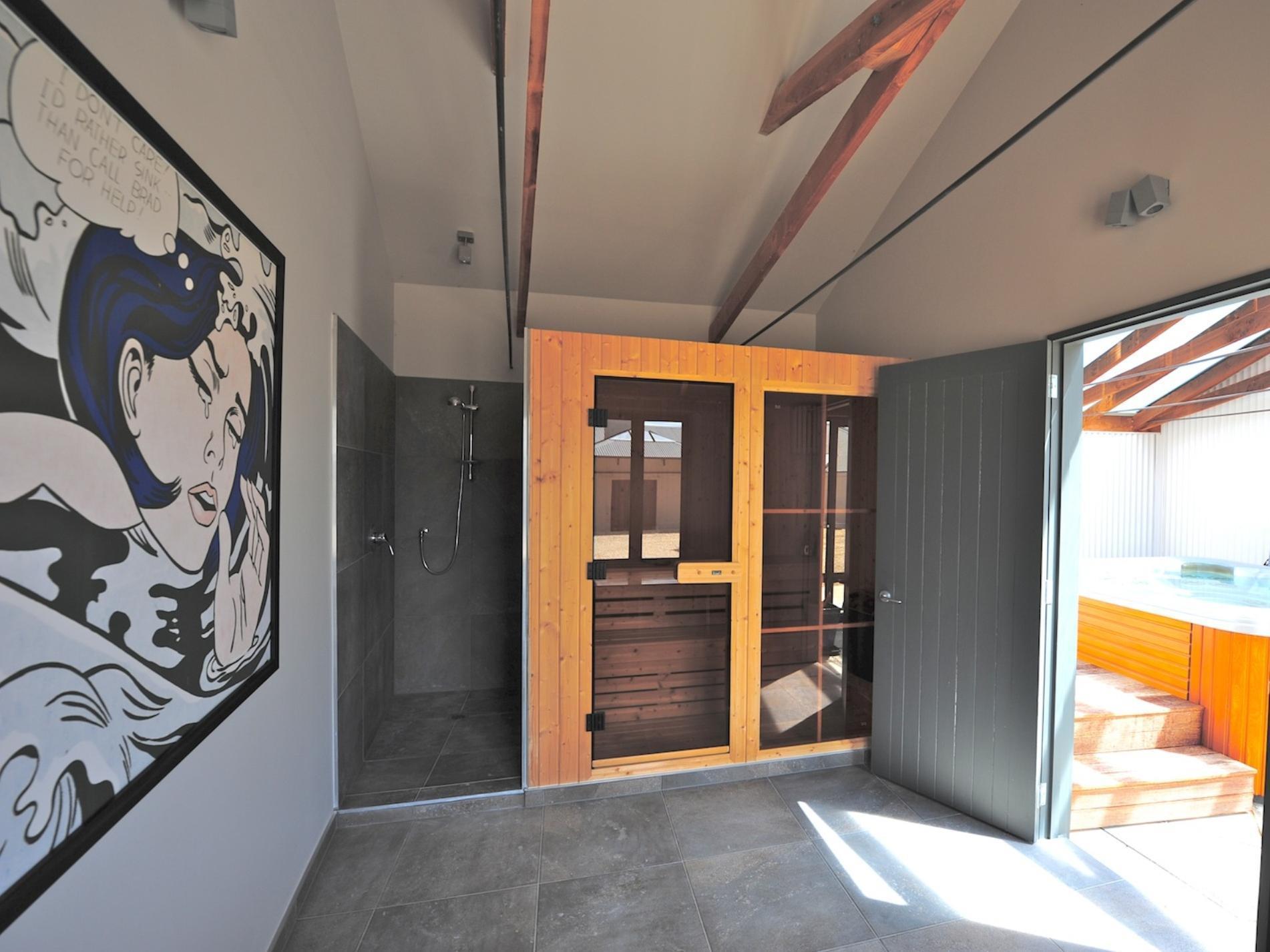 Windhover Suites Tasman Exterior foto
