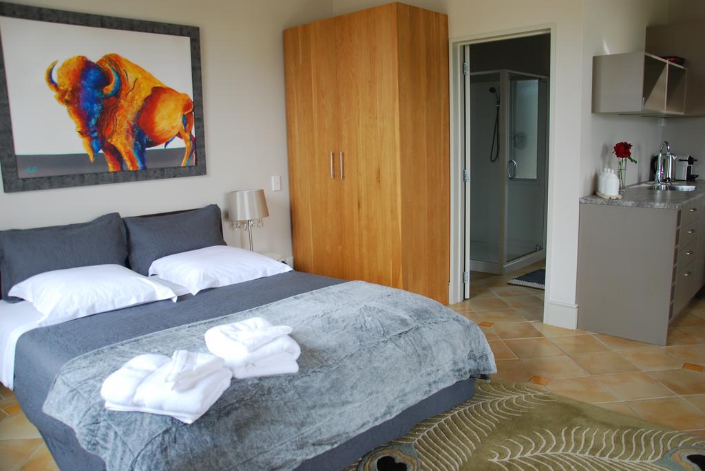 Windhover Suites Tasman Exterior foto