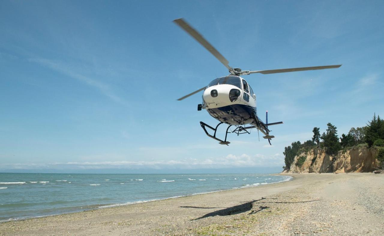 Windhover Suites Tasman Exterior foto
