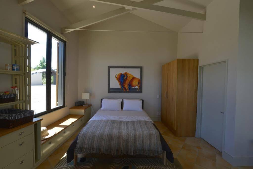 Windhover Suites Tasman Exterior foto